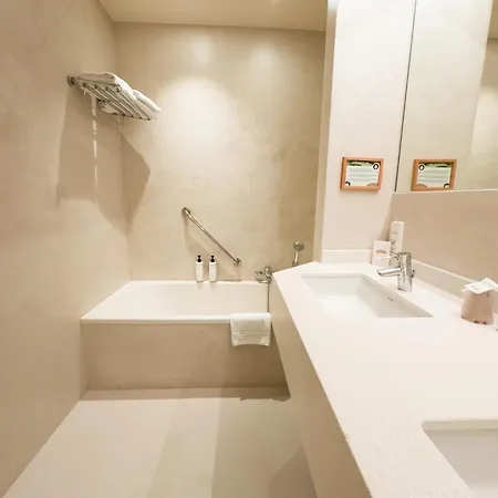 Donny Hotel 4*